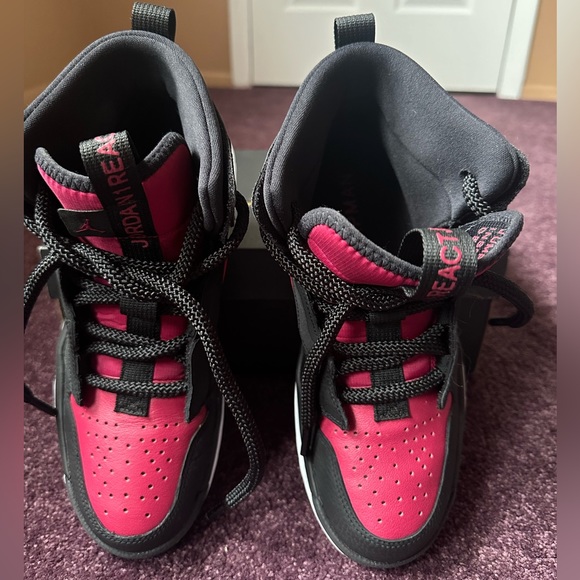 Air Jordan 1 High React Black Noble Red; men’s 8.5 - Picture 10 of 14